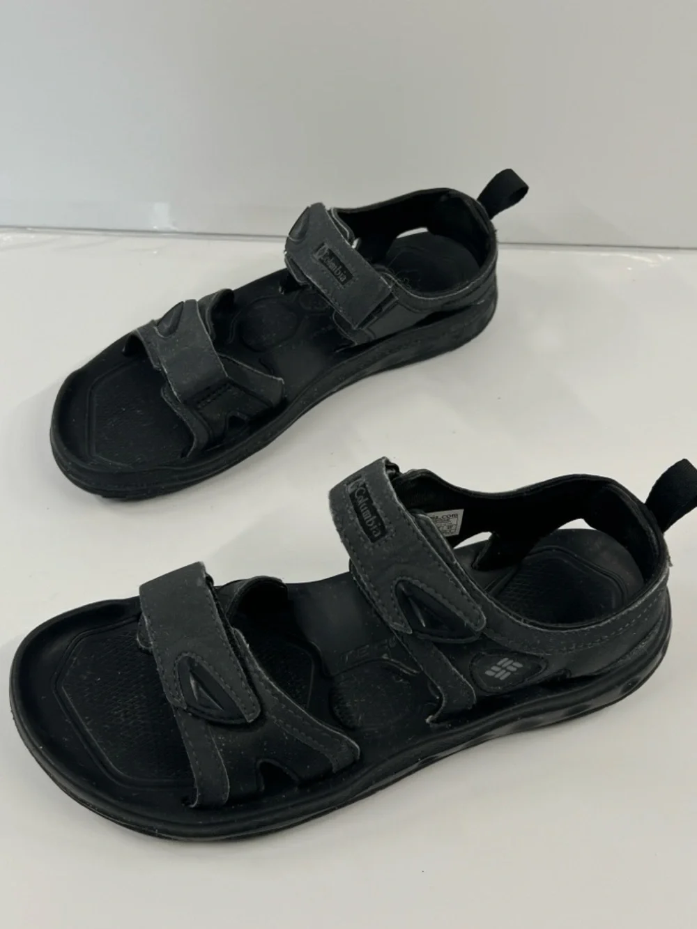 COLUMBIA Men’s Size 7 gray Black Outdoor Hiking Camping Fishing Sandals